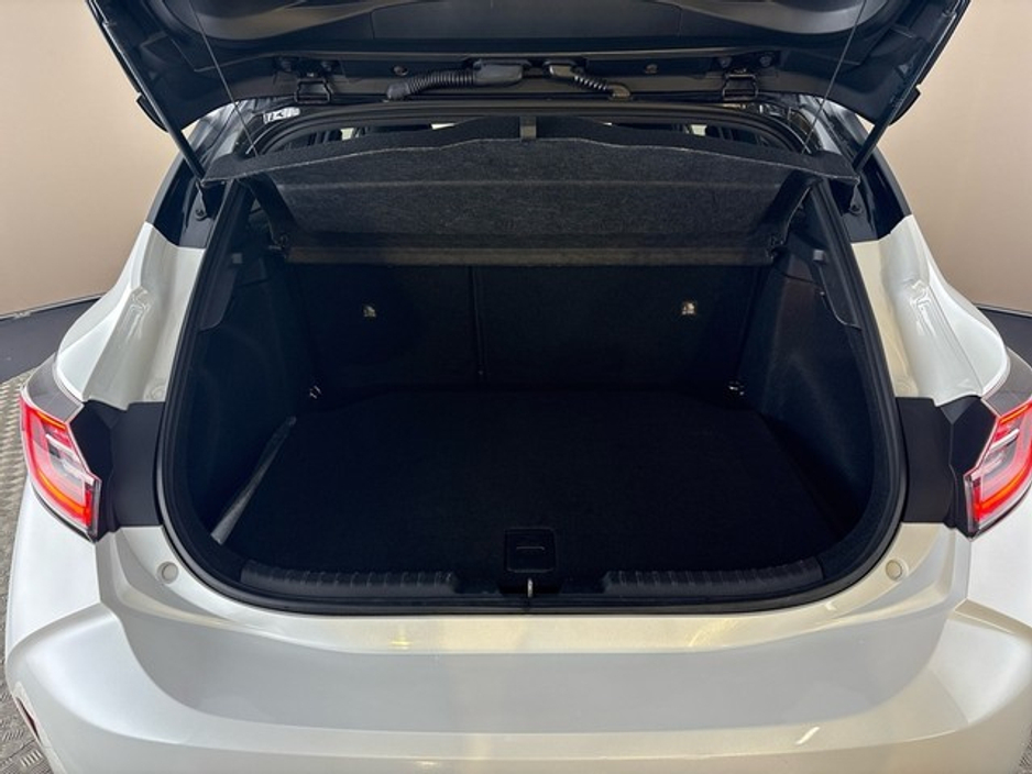 2023 Toyota Corolla HYBRID LUNA SPORT H/B €26,950