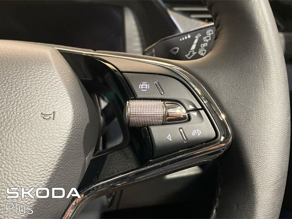 2023 Skoda Octavia - image 21