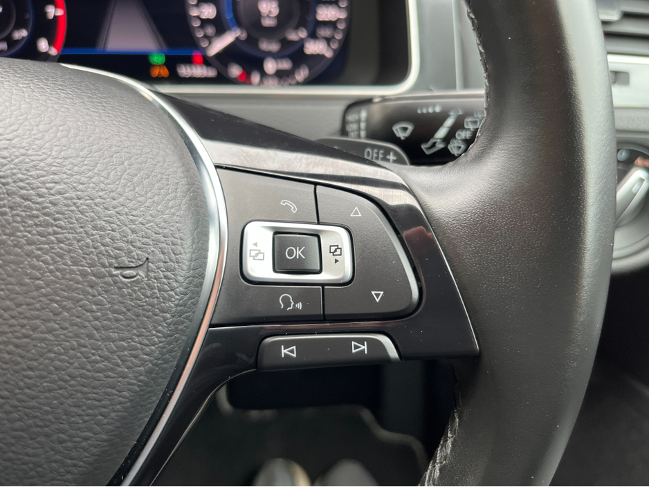 2018 Volkswagen Golf - image 25