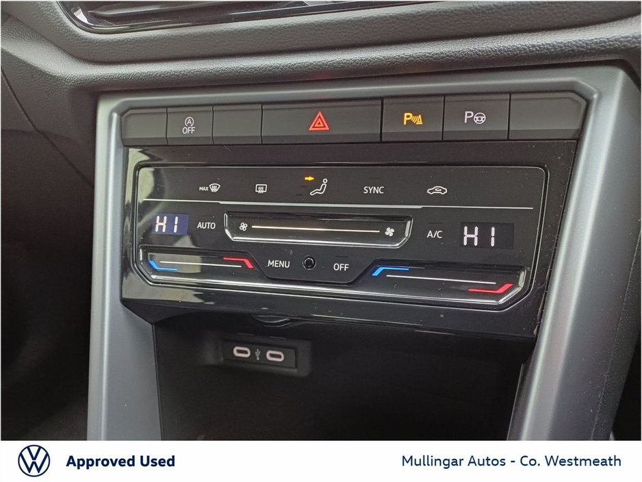 2025 Volkswagen T-Roc - image 17