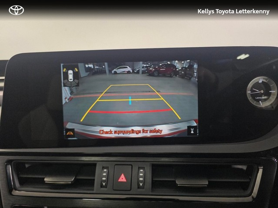 2024 Lexus ES 300 H - image 14