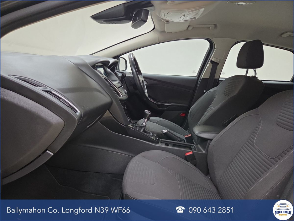 2017 Ford Focus - image 10