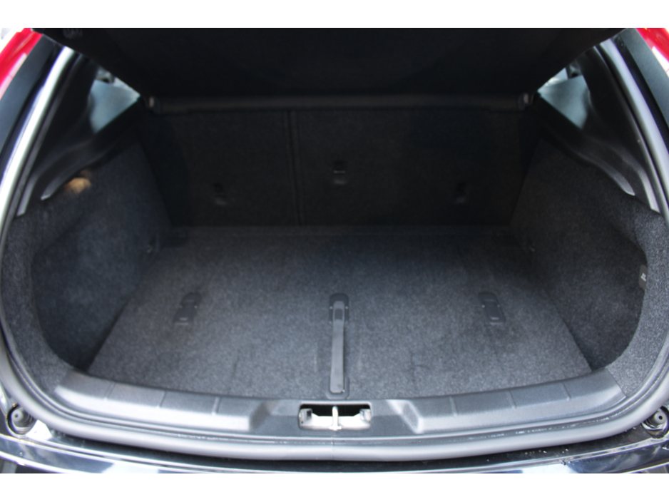 2016 Volvo V40 2.0D4 DYNAMIQUE EDITION 5DR HATCHBACK AUTOMATIC // 1 OWNER CAR WITH ONLY 56,000 KMS IN AS NEW CONDITION // BUY WITH CONFIDENCE AA AND SIMI APPROVED DEALER 2026 // FINANCE ARRANGED // TRADE INS WELCOME €15,950