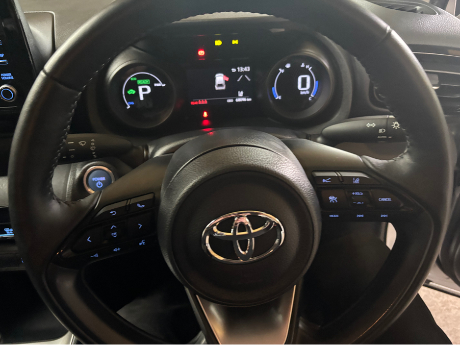 2021 Toyota Yaris Cross 1.5 Hybrid Automatic Only 68000 kms €21,499