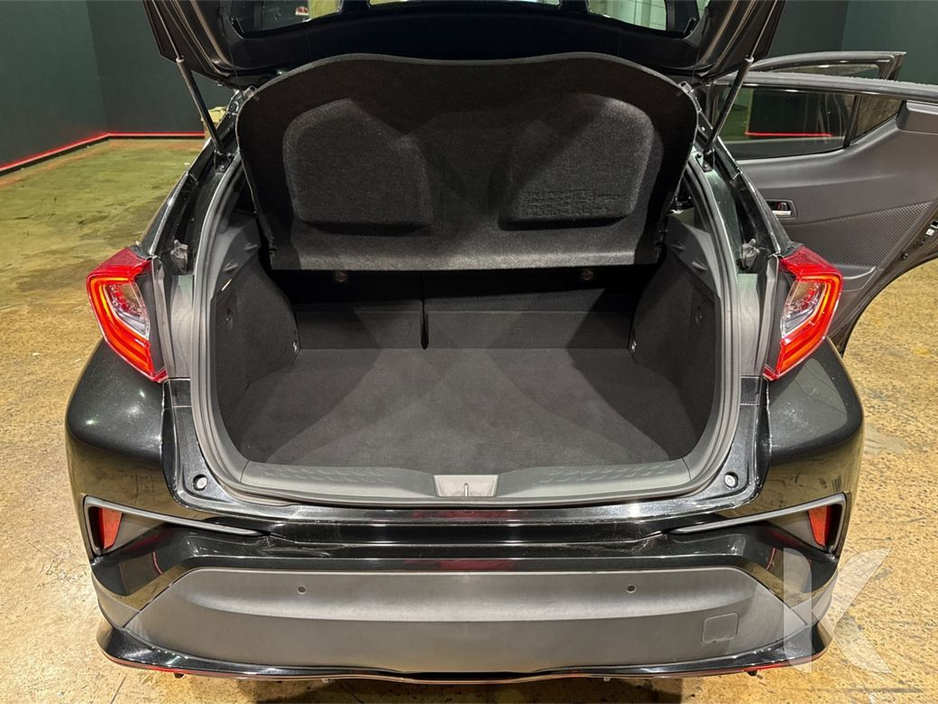 2019 Toyota C-HR G BRUNO MODE PACKAGE - HYBRID - PUSH BUTTON START - BLACK & BROWN HALF LEATHER - FRONT BODYKIT - REVERSE CAMERA - LEATHER STERRING WHEEL €21,950