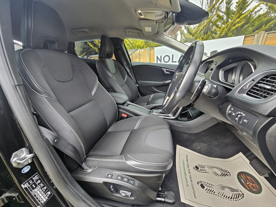2016 Volvo V40 - image 21