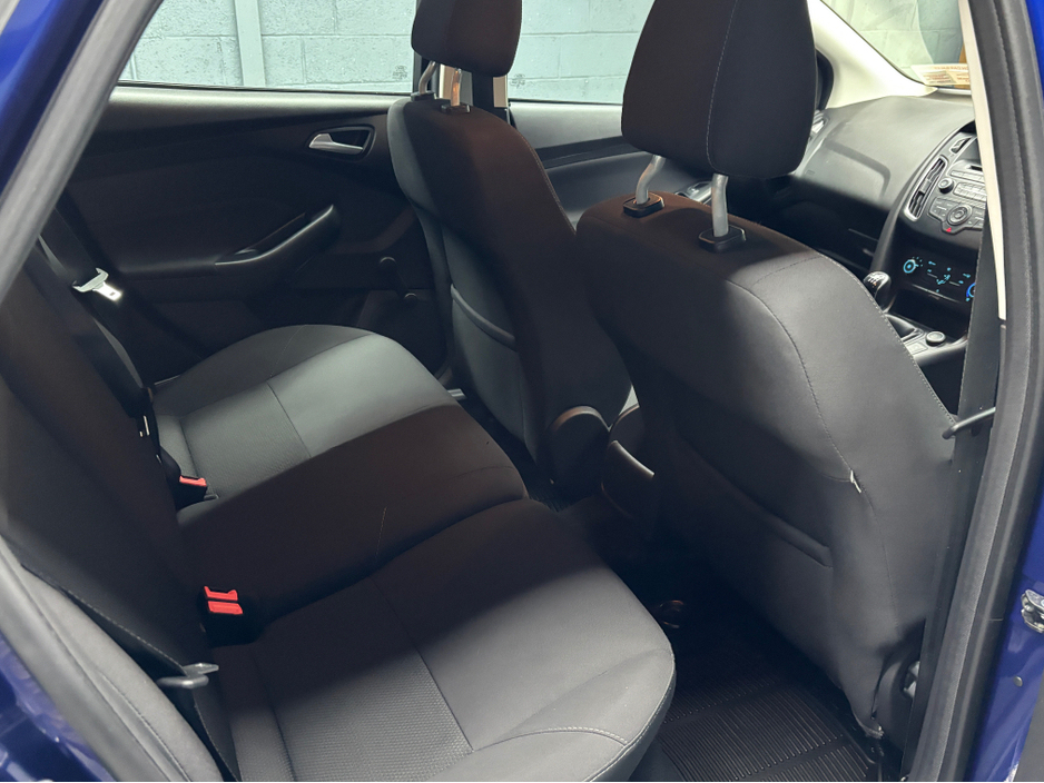 2018 Ford Focus - image 5