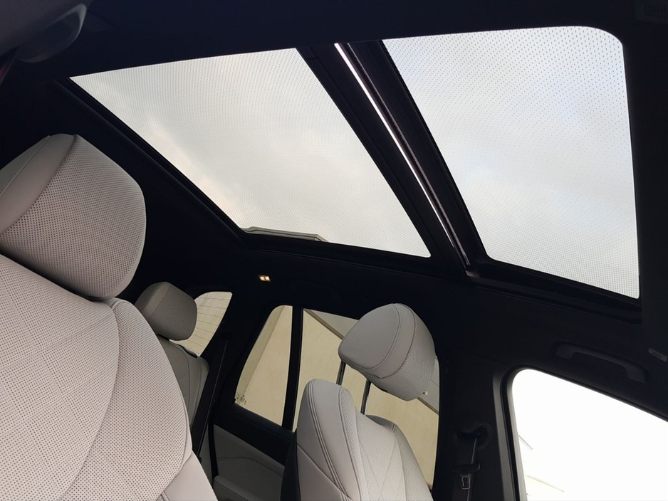 2025 BMW X5 - image 24