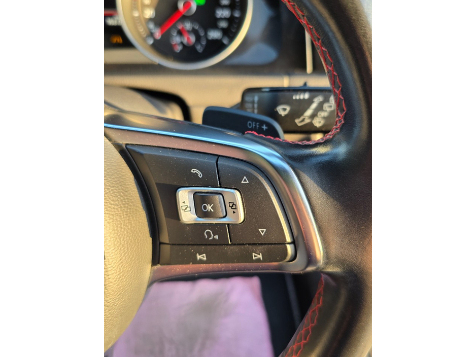 2017 Volkswagen Golf - image 23