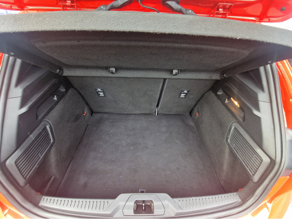 2019 Ford Focus - image 28