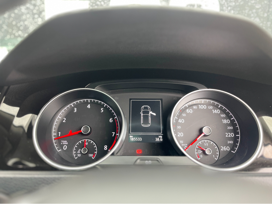 2015 Volkswagen Golf - image 15