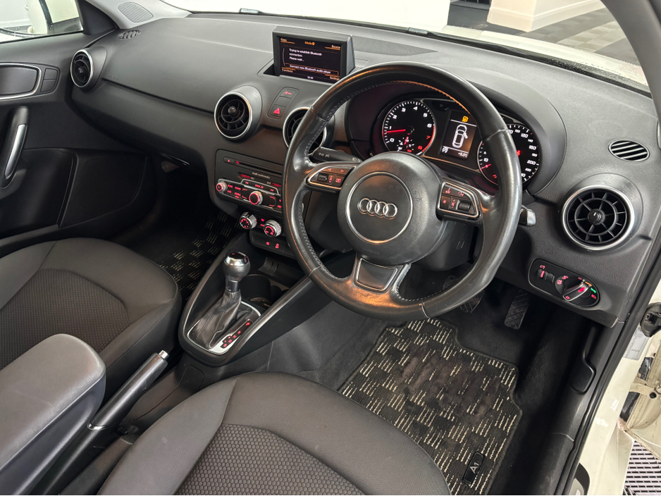 2012 Audi A1 - image 12