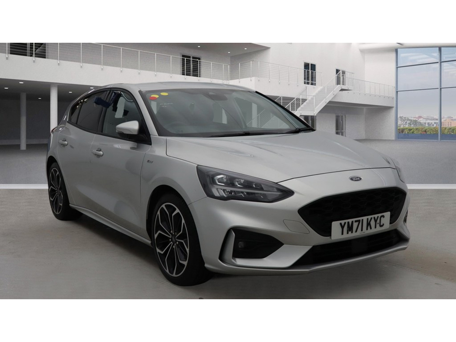 2022 Ford Focus - image 6