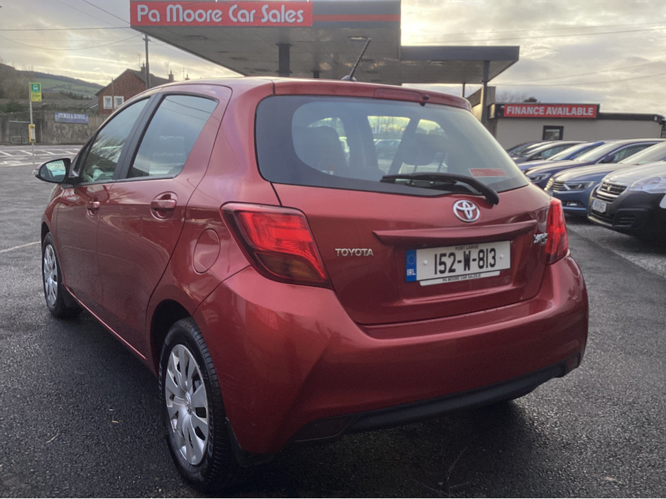 2015 Toyota Yaris - image 6