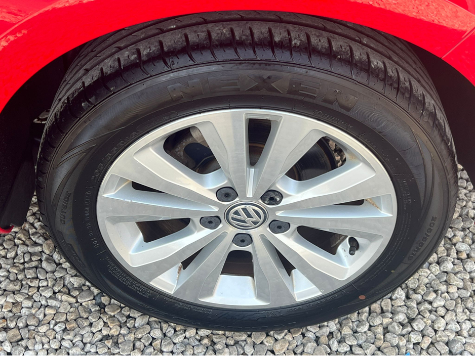 2015 Volkswagen Golf - image 17