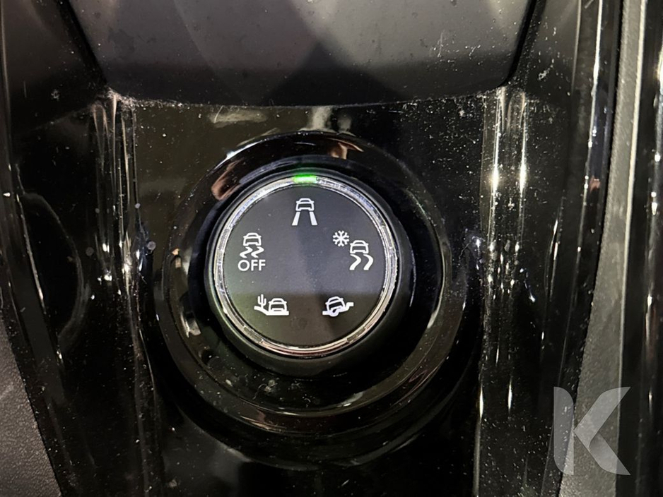 2019 Peugeot 2008 GT LINE - HALF LEATHER - FACTORY ALLOYS - CRUISE CONTROL - REAR CAMERA €15,950