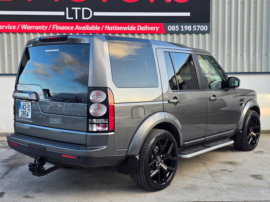 2014 Land Rover Discovery - image 8