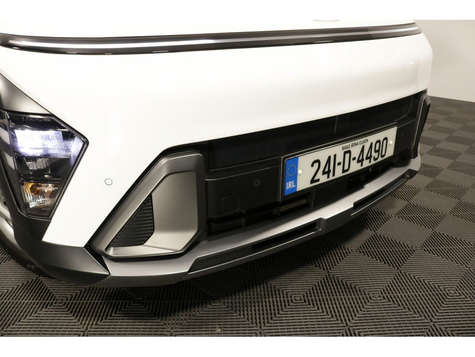 2024 Hyundai Kona - image 3