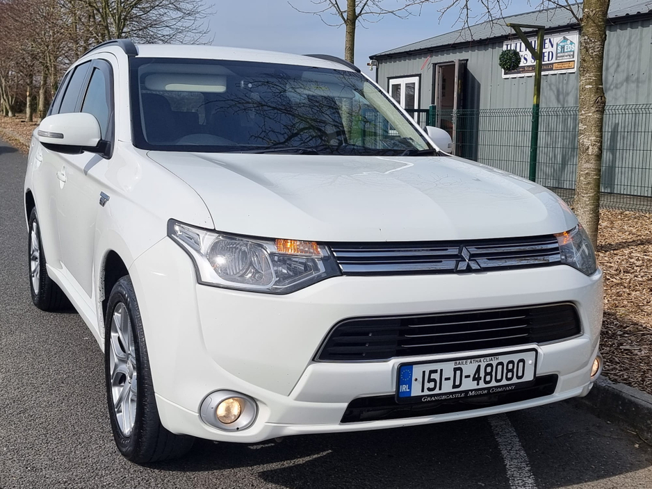 2015 Mitsubishi Outlander - image 6