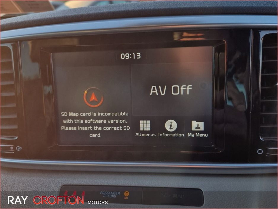 2020 Kia Sportage - image 12