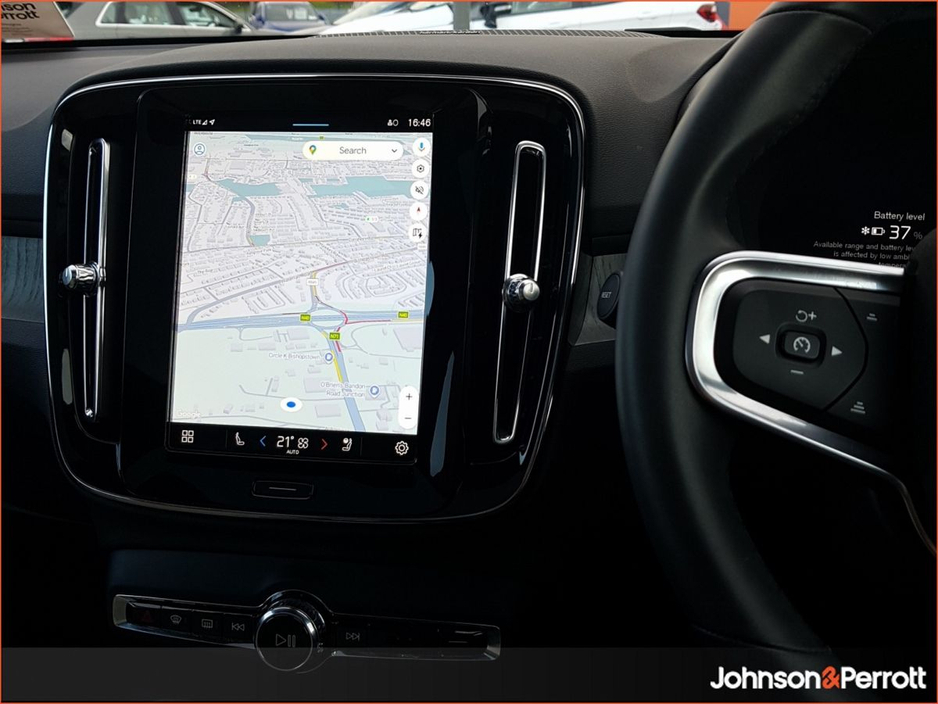 2025 Volvo EC40 - image 17