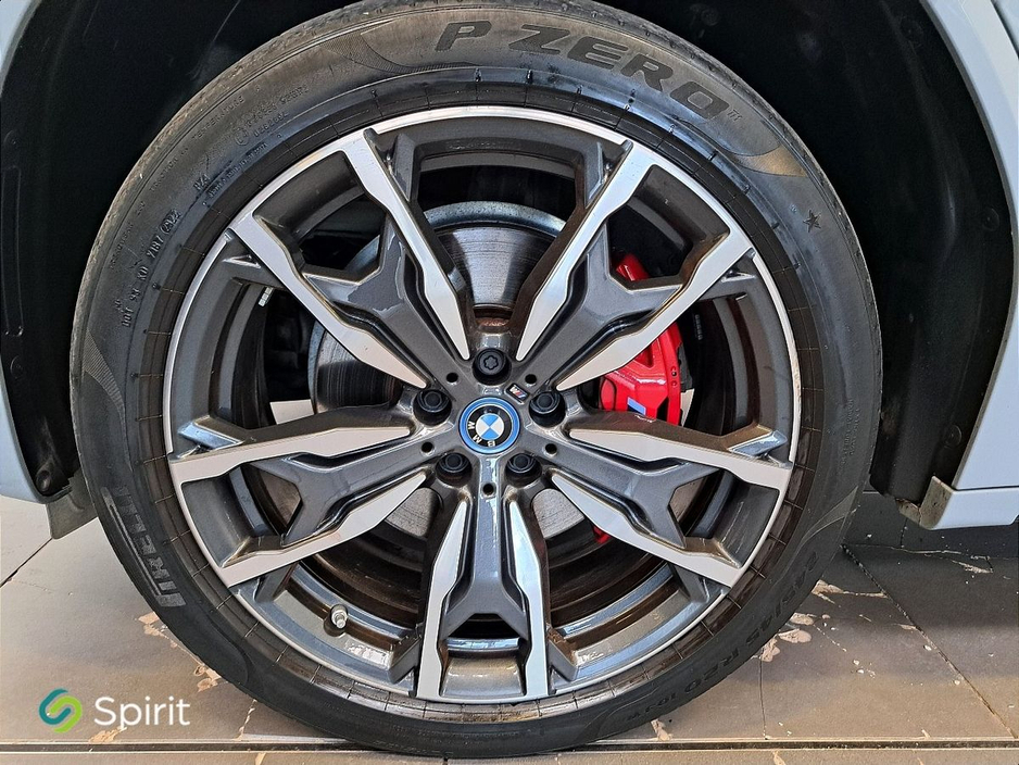2023 BMW X3 - image 9