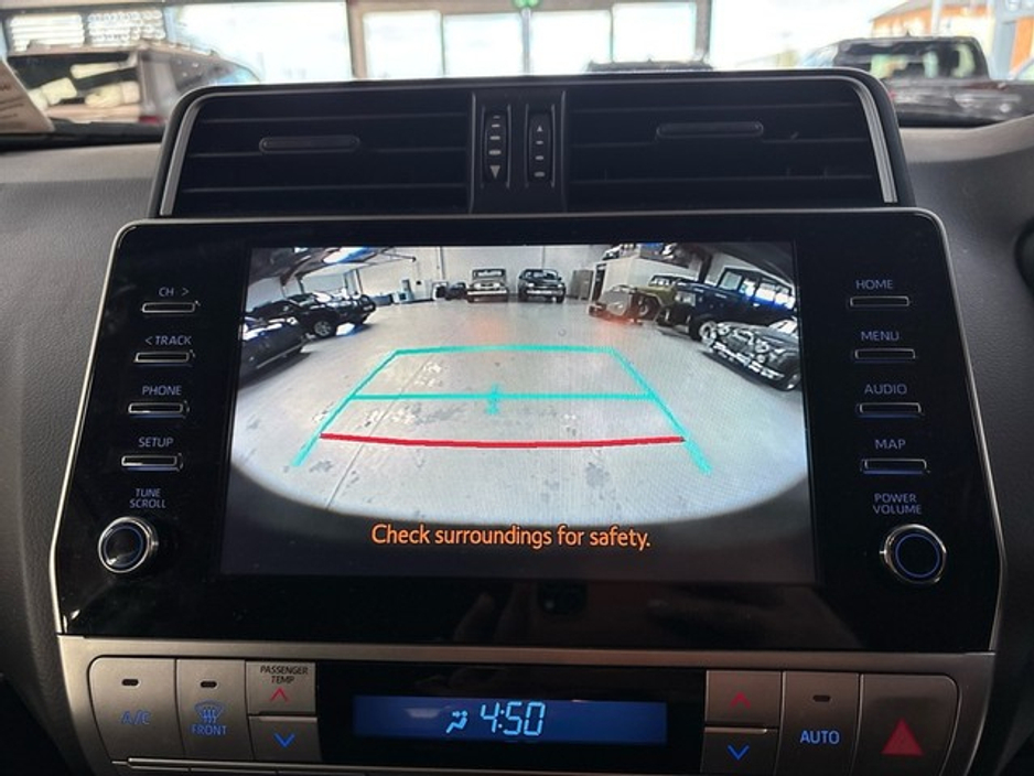 2023 Toyota Landcruiser - image 16