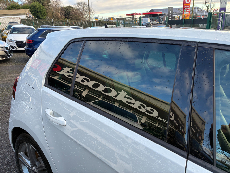 2020 Volkswagen Golf ( 202 REG 1.4 TSI LEATHER LEATHER SEATS VIRTUAL CLOCKS  SAT NAV  LEATHER  SEATS - VIRTUAL CLOCKS -REVERSE CAMERA - NAVIGATION - CARPLAY - ANDROID AUTO- BLIND SPOT REAR TRAFFIC ASSIST - DISCOVER PRO €22,950