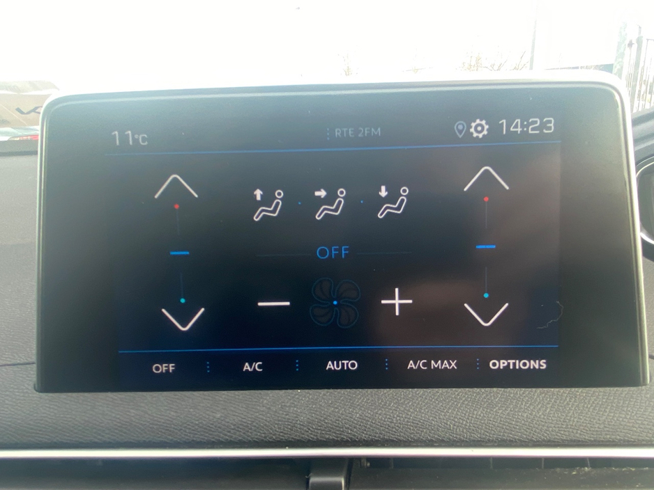 2019 Peugeot 3008 - image 25