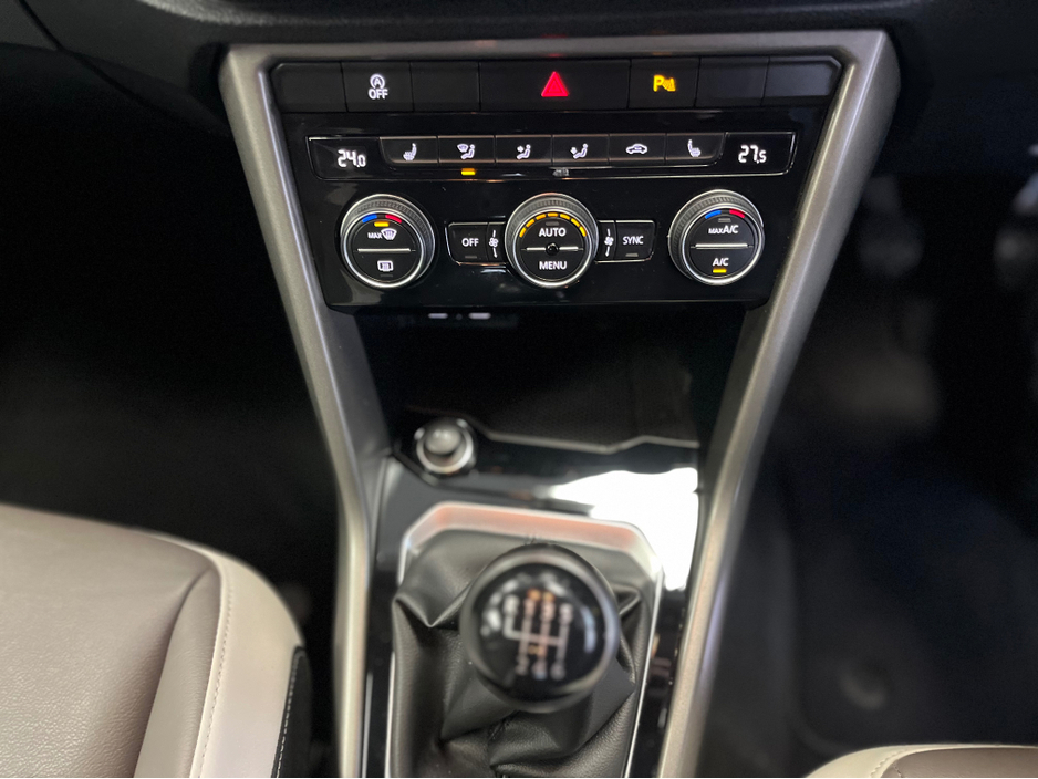 2022 Volkswagen T-Roc DESIGN SPORT 1.0 TSI 110HP €19,900