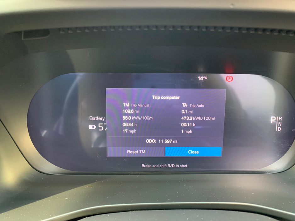 2025 Volvo EX40 - image 24