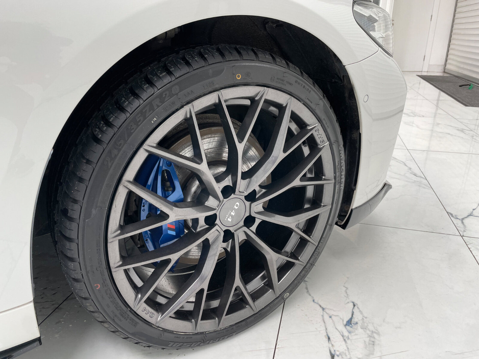 2021 BMW 5 Series - image 11