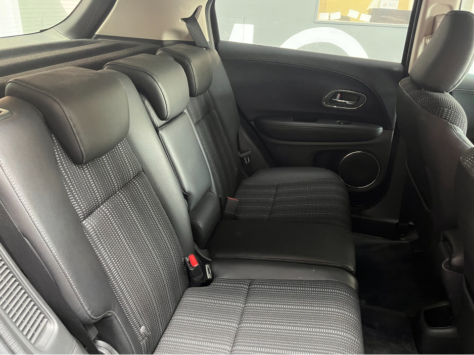 2015 Honda Vezel - image 13