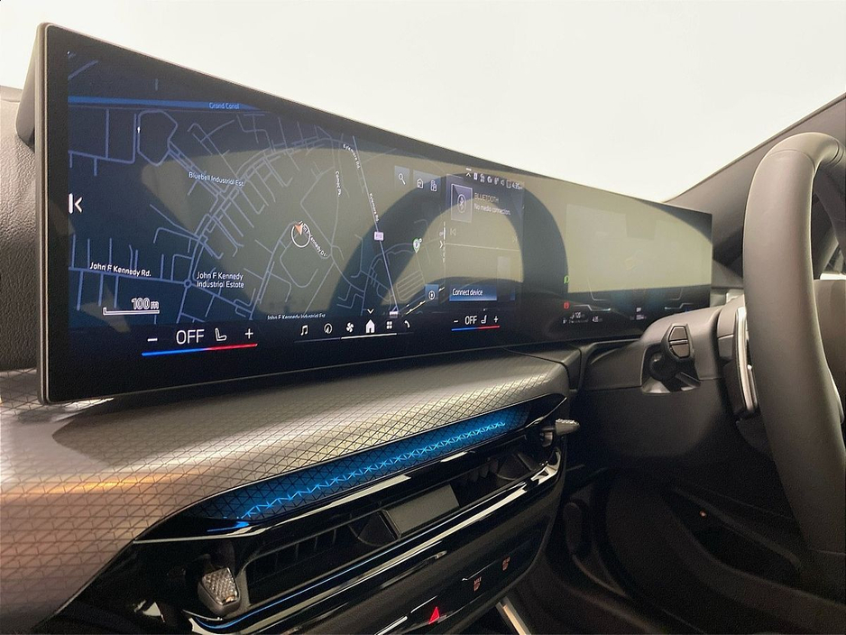 2025 BMW 3 Series - image 8