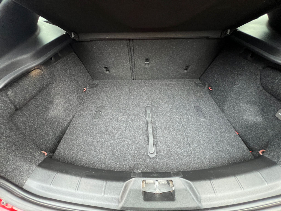 2019 Volvo V40 ==STUNNING VOLVO V40//AUTO//HUGE SPEC//FULL LEATHER// €17,500