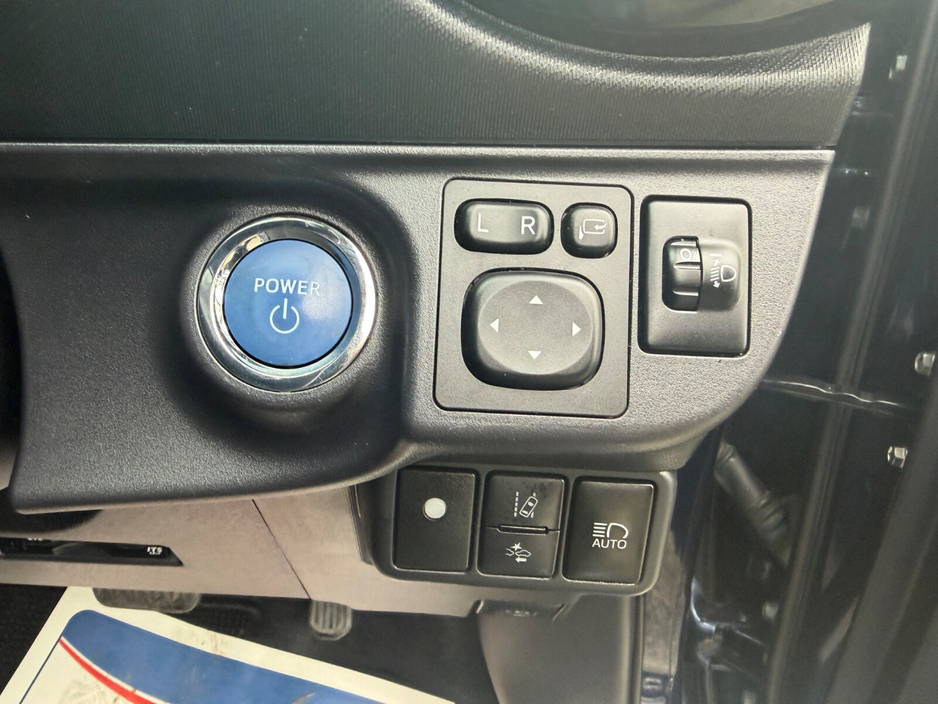 2016 Toyota Aqua - image 16