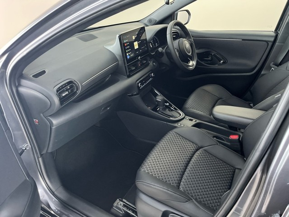 2026 Toyota Yaris - image 6