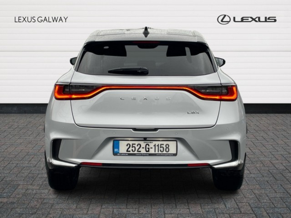 2025 Lexus LBX 1.5h EMOTION // Heated Mirrors // Power Folding Mirrors // Apple Carplay // Android Auto // Dual Zone Climate Control €42,945