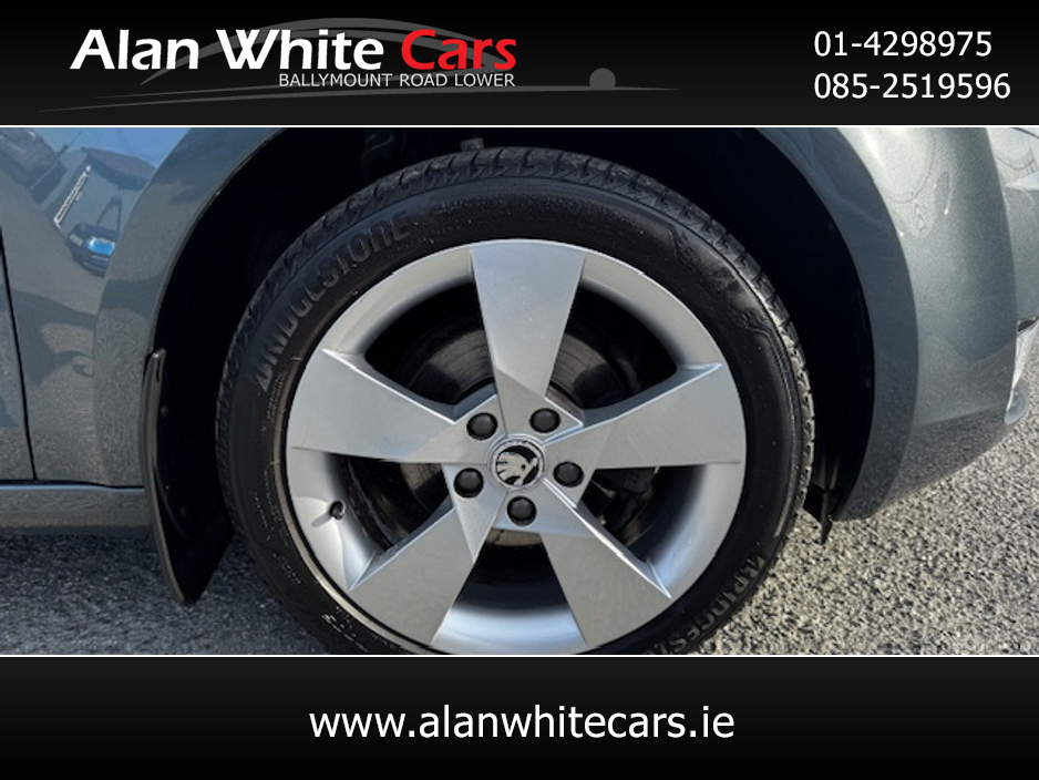 2016 Skoda Octavia - image 33