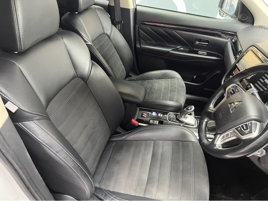 2019 Mitsubishi Outlander €21950 2019 MITSUBISHI OUTLANDER PHEV ED 2.4 AUTOMATIC / CRUISE CONTROL / REVERSE CAMERA / ELECTRIC HEATED SEATS / HEATED STEERING WHEEL €21,950