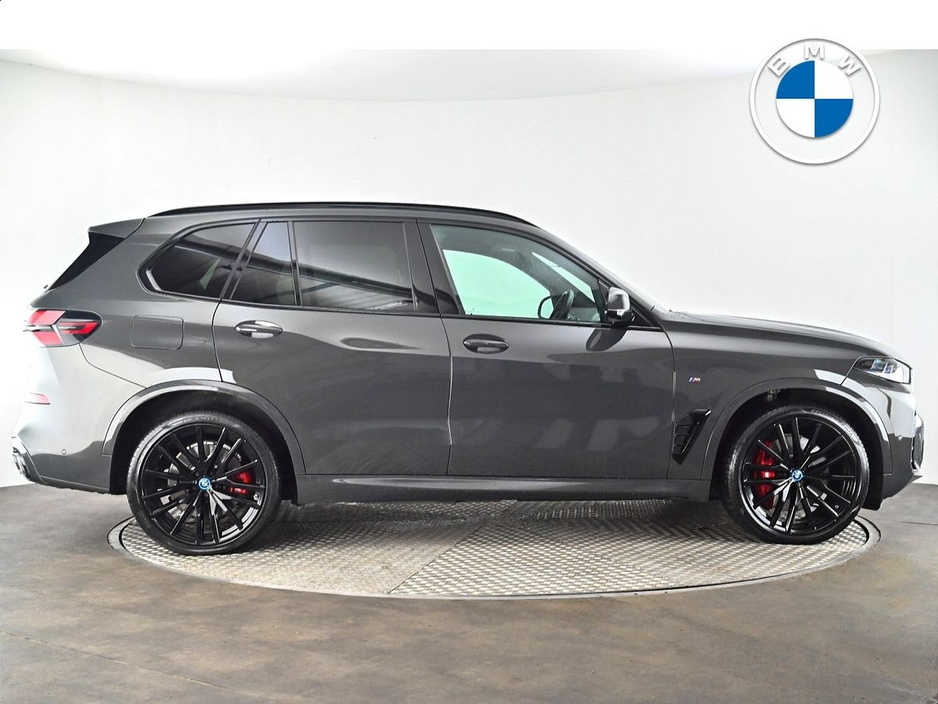 2025 BMW X5 - image 23