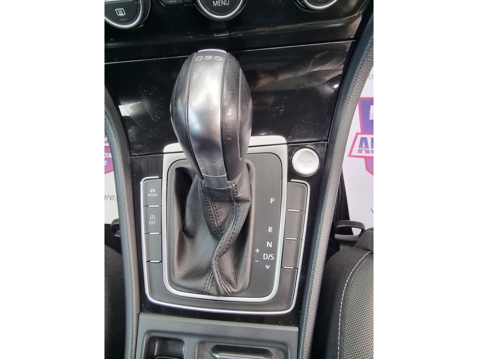 2016 Volkswagen Golf - image 14