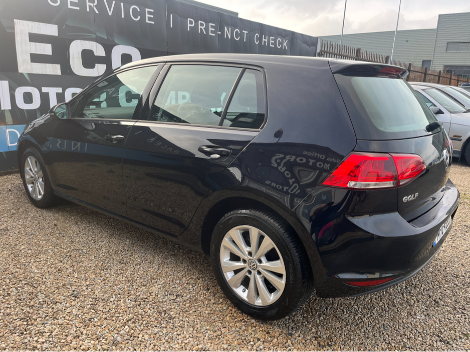 2014 Volkswagen Golf - image 4