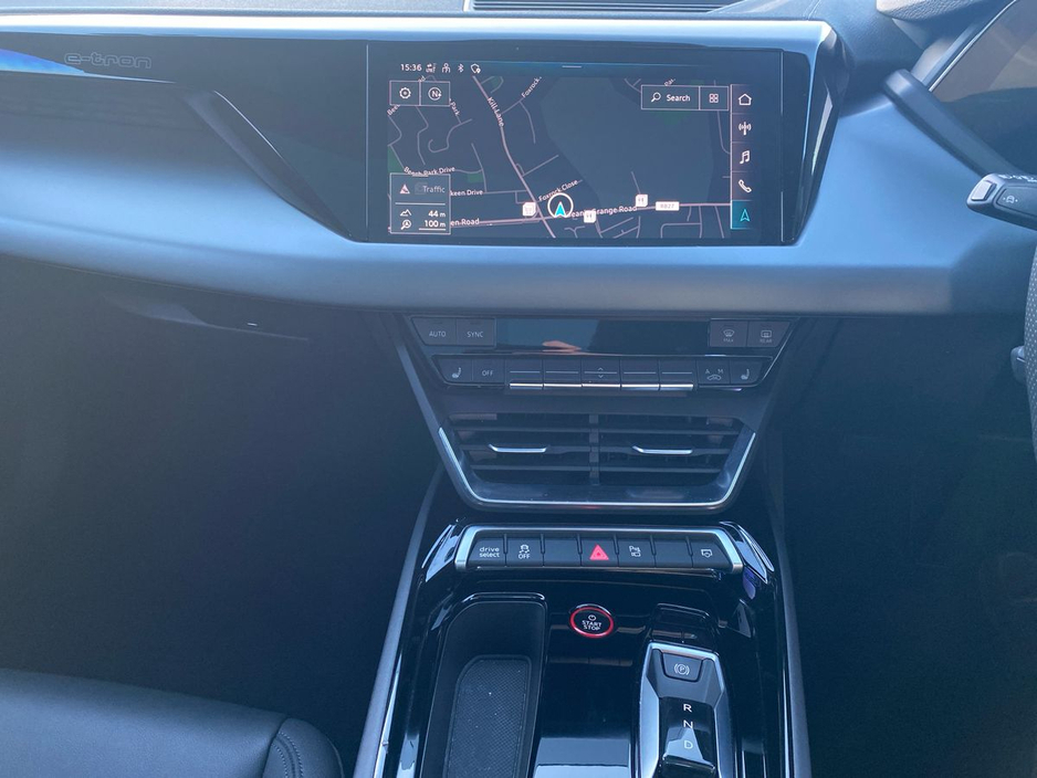 2022 Audi e-tron - image 11