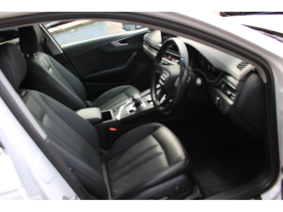 2017 Audi A4 - image 11