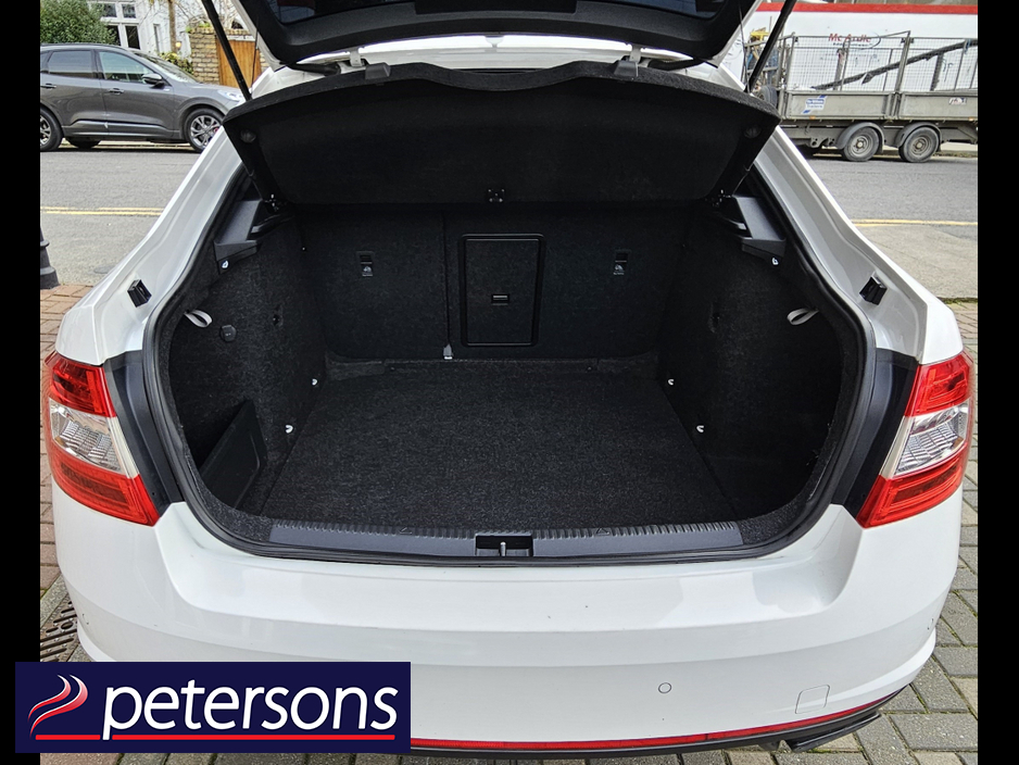 2016 Skoda Octavia - image 8