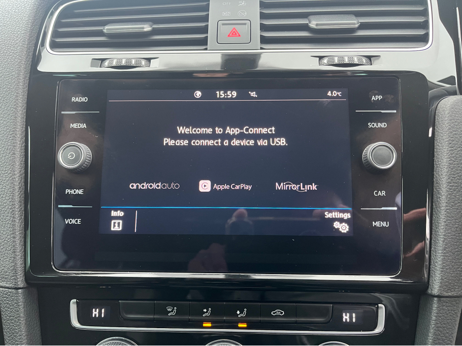 2019 Volkswagen Golf - image 17