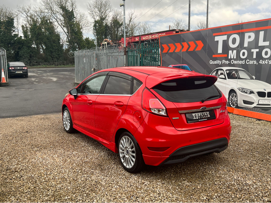 2014 Ford Fiesta - image 7