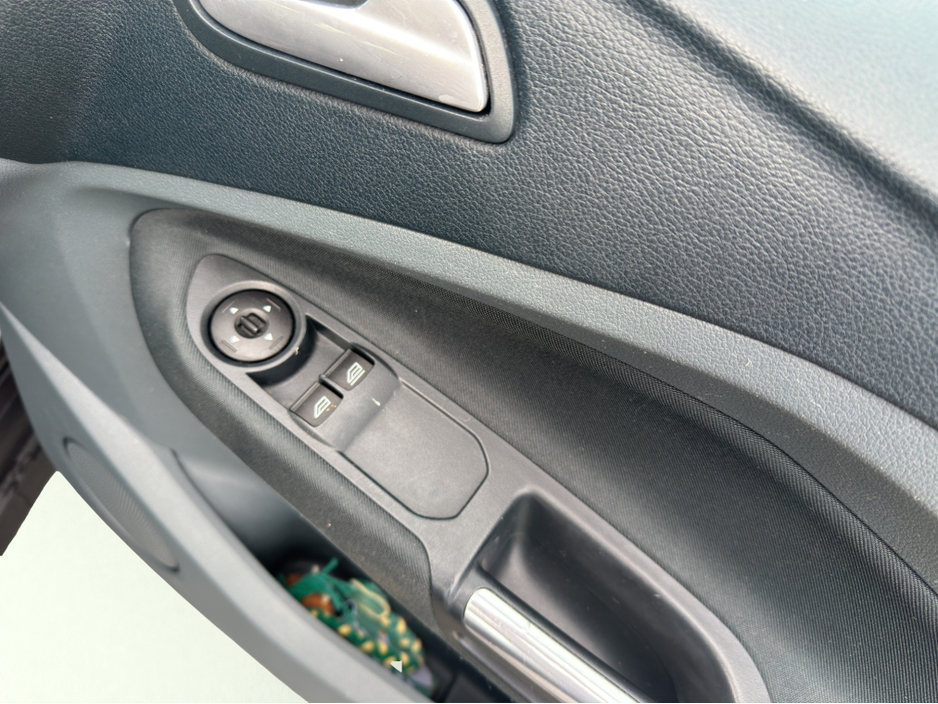 2015 Ford C-Max - image 17