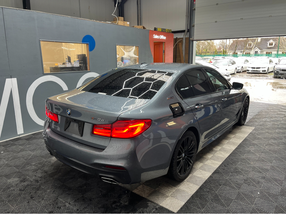 2019 BMW 5 Series - image 2